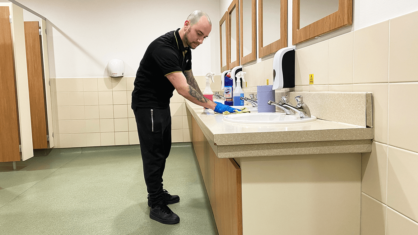 tiago - cleaning - 1